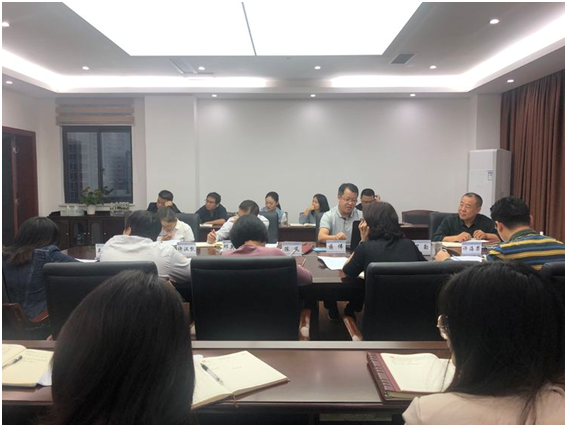 加強(qiáng)學(xué)習(xí)，深入開展調(diào)查研究，全面增強(qiáng)擔(dān)保本領(lǐng)——市擔(dān)保公司黨支部書記上黨課